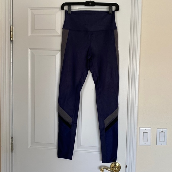 ALO Yoga Pants - Alo navy blue leggings